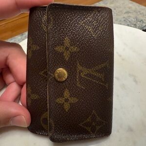 Louis Vuitton Monogram 6 Key Holder with Gold Hardware